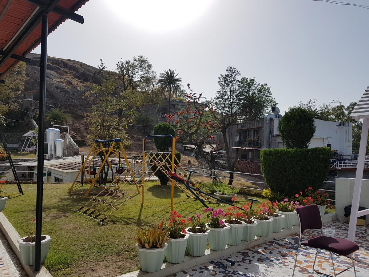 Hotel Karnavati Mount Abu Exterior photo