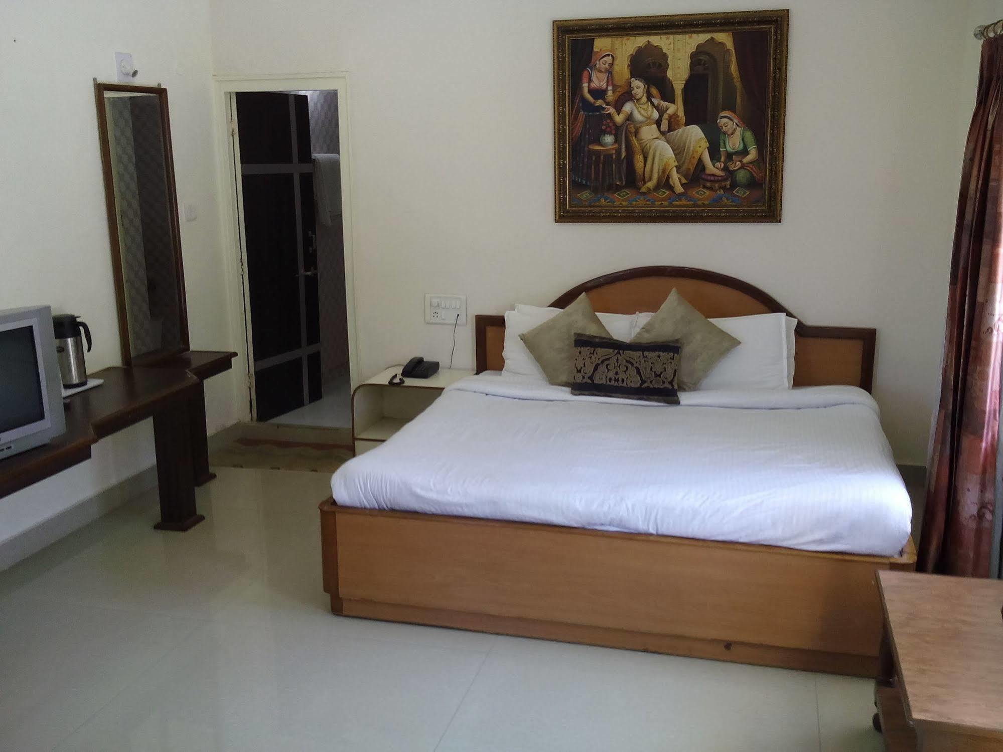 Hotel Karnavati Mount Abu Exterior photo