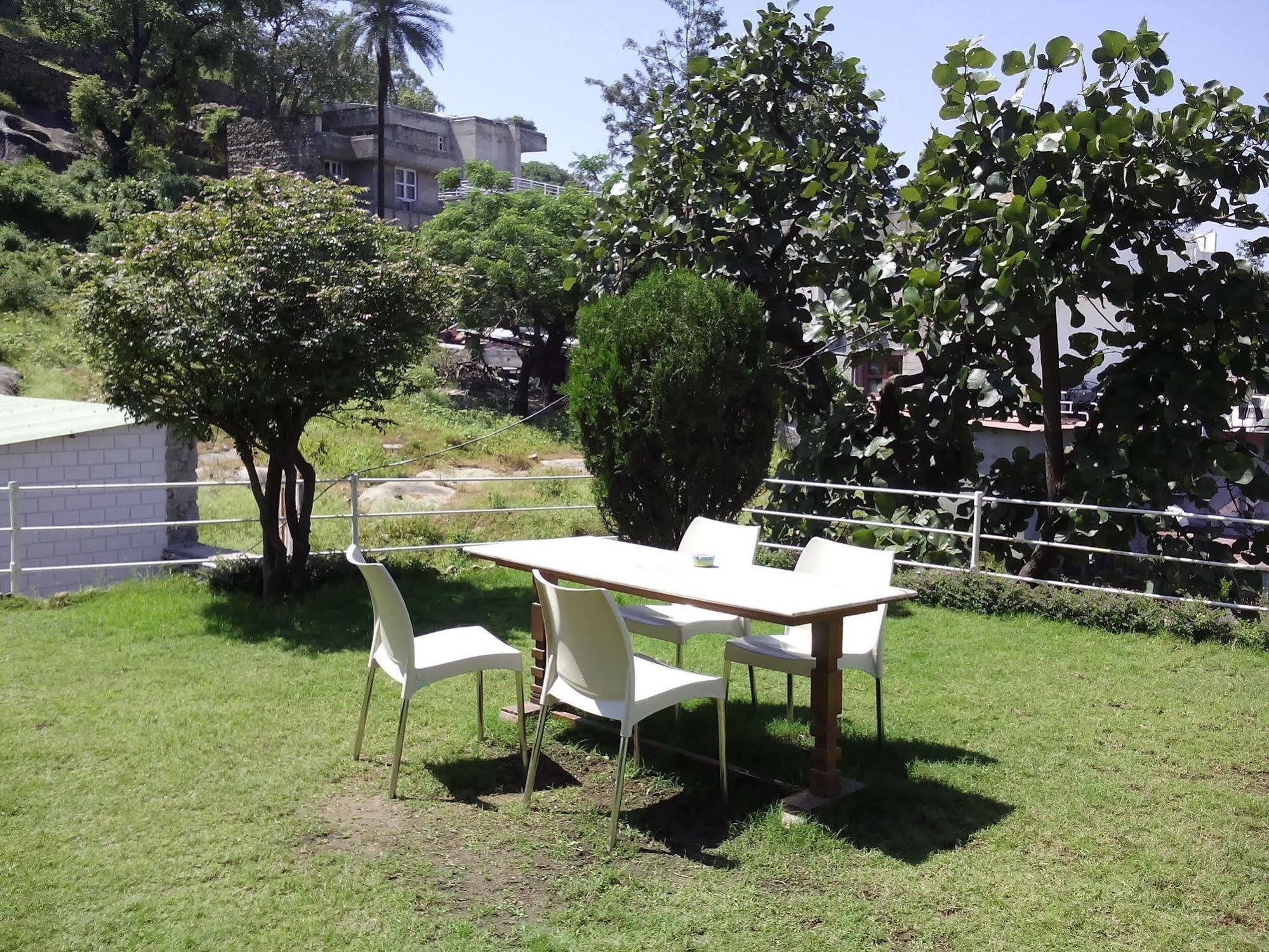 Hotel Karnavati Mount Abu Exterior photo
